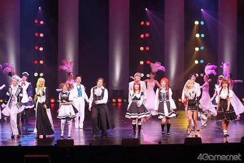 画像ギャラリー No.006のサムネイル画像 / 巴里花組と紐育星組のメンバーシャッフルも？　ライブイベント「サクラ大戦 巴里花組＆紐育星組ライブ2010 〜可憐な花々 煌めく星々〜」ゲネプロの模様をレポート　※写真追加