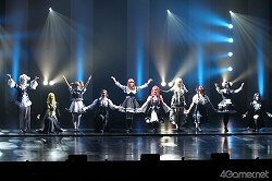 画像ギャラリー No.016のサムネイル画像 / 巴里花組と紐育星組のメンバーシャッフルも？　ライブイベント「サクラ大戦 巴里花組＆紐育星組ライブ2010 〜可憐な花々 煌めく星々〜」ゲネプロの模様をレポート　※写真追加