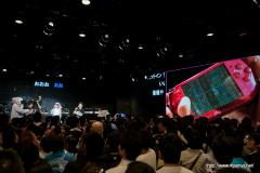 画像ギャラリー No.009のサムネイル画像 / “ファルコムjdkバンド2011 サマーライブ in ニコファーレ”レポート：jdkバンドおよび柿原徹也さん＆水橋かおりさんへのインタビューも掲載