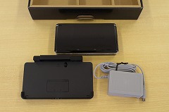 画像ギャラリー No.016のサムネイル画像 / 新しいものを買ったときの「箱を開けるワクワク感」は異常！――というわけで「ニンテンドー3DS」をさっそく開封してみた