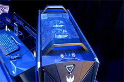 画像ギャラリー No.005のサムネイル画像 / Acerのド派手なゲームPC「Predator Orion 9000」を写真でチェック。重量は15kgあれど，持ち運びは簡単!?