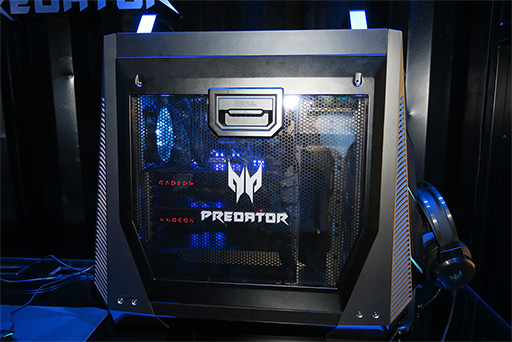 画像ギャラリー No.008のサムネイル画像 / Acerのド派手なゲームPC「Predator Orion 9000」を写真でチェック。重量は15kgあれど，持ち運びは簡単!?