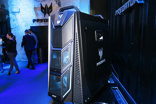 画像ギャラリー No.009のサムネイル画像 / Acerのド派手なゲームPC「Predator Orion 9000」を写真でチェック。重量は15kgあれど，持ち運びは簡単!?