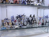 画像ギャラリー No.015のサムネイル画像 / 「武装神姫」5周年！　コナミスタイル東京ミッドタウン店で行われた鳥山プロデューサー1日店長イベントの大盛況ぶりをレポート