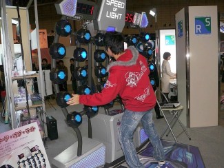 画像ギャラリー No.017のサムネイル画像 / ［AOU2012］アーケードファンが集結し，盛り上がりを見せたAOU2012。会場で見つけたちょっと気になるものをまとめて紹介