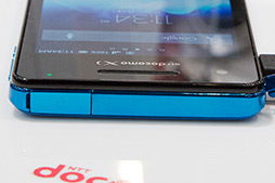 画像ギャラリー No.022のサムネイル画像 / NTTドコモ，「GALAXY S III α」「AQUOS PHONE ZETA」など2012年冬モデルスマートフォン10製品を発表。すべてが下り最大100Mbpsの「Xi」に対応