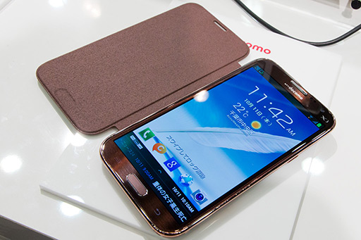 画像ギャラリー No.025のサムネイル画像 / NTTドコモ，「GALAXY S III α」「AQUOS PHONE ZETA」など2012年冬モデルスマートフォン10製品を発表。すべてが下り最大100Mbpsの「Xi」に対応