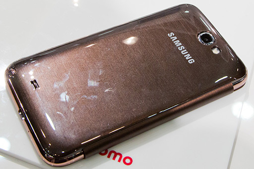 画像ギャラリー No.026のサムネイル画像 / NTTドコモ，「GALAXY S III α」「AQUOS PHONE ZETA」など2012年冬モデルスマートフォン10製品を発表。すべてが下り最大100Mbpsの「Xi」に対応