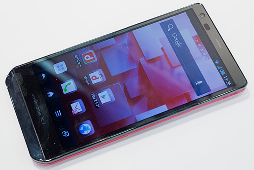 画像ギャラリー No.031のサムネイル画像 / NTTドコモ，「GALAXY S III α」「AQUOS PHONE ZETA」など2012年冬モデルスマートフォン10製品を発表。すべてが下り最大100Mbpsの「Xi」に対応