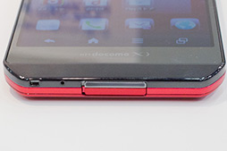 画像ギャラリー No.036のサムネイル画像 / NTTドコモ，「GALAXY S III α」「AQUOS PHONE ZETA」など2012年冬モデルスマートフォン10製品を発表。すべてが下り最大100Mbpsの「Xi」に対応