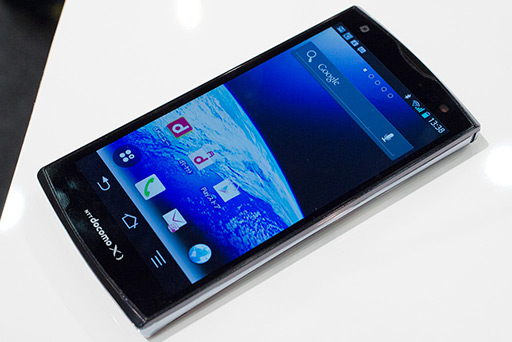 画像ギャラリー No.037のサムネイル画像 / NTTドコモ，「GALAXY S III α」「AQUOS PHONE ZETA」など2012年冬モデルスマートフォン10製品を発表。すべてが下り最大100Mbpsの「Xi」に対応