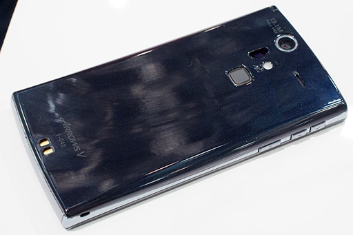 画像ギャラリー No.038のサムネイル画像 / NTTドコモ，「GALAXY S III α」「AQUOS PHONE ZETA」など2012年冬モデルスマートフォン10製品を発表。すべてが下り最大100Mbpsの「Xi」に対応
