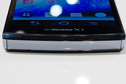 画像ギャラリー No.042のサムネイル画像 / NTTドコモ，「GALAXY S III α」「AQUOS PHONE ZETA」など2012年冬モデルスマートフォン10製品を発表。すべてが下り最大100Mbpsの「Xi」に対応