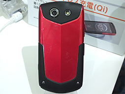 画像ギャラリー No.005のサムネイル画像 / KDDI，2014夏モデルのスマホ8製品などを発表。キャリアアグリゲーション＆WiMAX 2＋両対応で高速通信機能を充実
