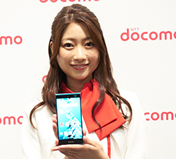 画像ギャラリー No.002のサムネイル画像 / 「Xperia Z4」は何が新しくなった？ ARROWSとAQUOSの新型はどう？ NTTドコモ2015年夏モデルテストレポート