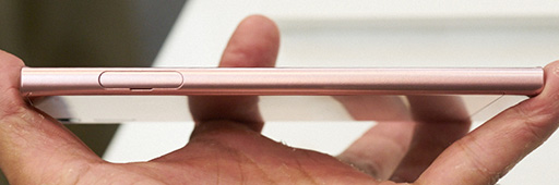 画像ギャラリー No.009のサムネイル画像 / NTTドコモ冬モデル「Xperia XZ」＆「Xperia X Compact」テストレポート。 そつのないデザインと安定した性能は好印象だ