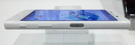 画像ギャラリー No.029のサムネイル画像 / NTTドコモ冬モデル「Xperia XZ」＆「Xperia X Compact」テストレポート。 そつのないデザインと安定した性能は好印象だ