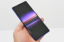 画像ギャラリー No.003のサムネイル画像 / アスペクト比9：21の新型スマホ「Xperia 1」ハンズオン。ソニーの映像技術が詰め込んだ有機ELパネルとゲーマー向け機能に注目