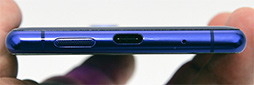 画像ギャラリー No.009のサムネイル画像 / アスペクト比9：21の新型スマホ「Xperia 1」ハンズオン。ソニーの映像技術が詰め込んだ有機ELパネルとゲーマー向け機能に注目