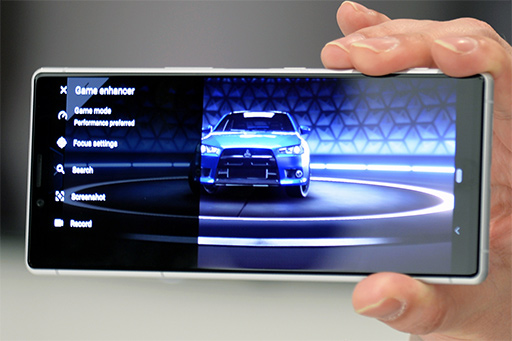 画像ギャラリー No.014のサムネイル画像 / アスペクト比9：21の新型スマホ「Xperia 1」ハンズオン。ソニーの映像技術が詰め込んだ有機ELパネルとゲーマー向け機能に注目
