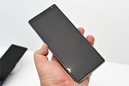 画像ギャラリー No.025のサムネイル画像 / アスペクト比9：21の新型スマホ「Xperia 1」ハンズオン。ソニーの映像技術が詰め込んだ有機ELパネルとゲーマー向け機能に注目