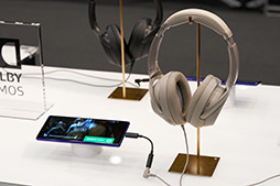 画像ギャラリー No.025のサムネイル画像 / ブランド復活の狼煙となるか？ ソニーの次世代スマホ「Xperia 1」体験会レポート。新しいゲーム機能「Game enhancer」も触ってみた