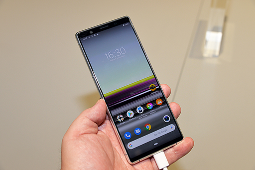 画像ギャラリー No.001のサムネイル画像 / コンパクトなだけじゃない「Xperia 5」の見どころ。ソフトウェアが進化し，ゲーマー向け機能「Game enhancer」も強化