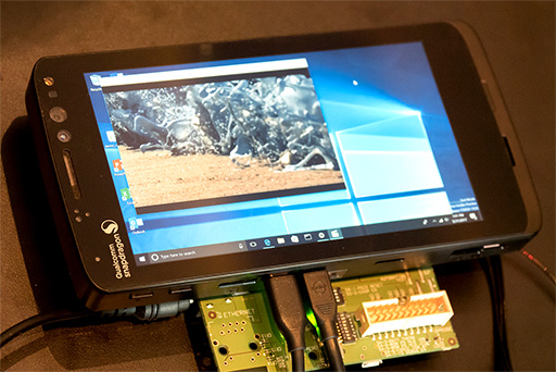 画像ギャラリー No.002のサムネイル画像 / ［COMPUTEX］Qualcomm，「Snapdragon 835」上で動作するWindows 10のデモを披露。Win32アプリも正常に動作