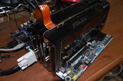 画像ギャラリー No.002のサムネイル画像 / 「CPU直結40レーンPCIe 2.0」の威力はいかに。Core i7-3960X+SLI&CFX動作検証