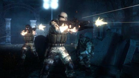 画像ギャラリー No.002のサムネイル画像 / 「バイオハザード オペレーション・ラクーンシティ」のゲームシステムを紹介。出血時やt-ウィルスに感染した際の対処方法，近接格闘時の戦い方などを確認
