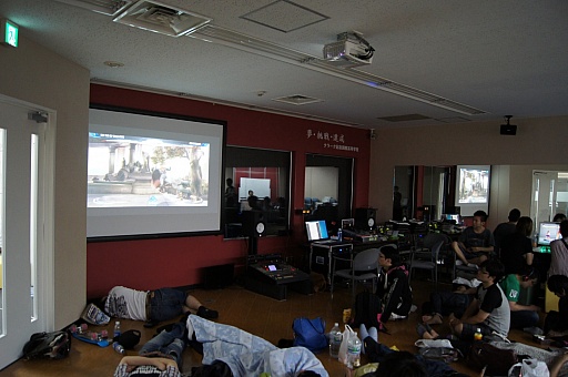 画像ギャラリー No.002のサムネイル画像 / [EVO2013]世界一を争う戦いに秋葉原が揺れた。EVO最終日のライブビューイングイベント「EVO2013 public viewing in Tokyo」をレポート