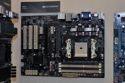 画像ギャラリー No.034のサムネイル画像 / ［COMPUTEX］Sandy Bridge-E対応のX79にLlano対応のA75などがズラリ。マザーボードベンダー各社が次期チップセット搭載製品を展示【画像追加】
