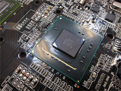 画像ギャラリー No.006のサムネイル画像 / 初期のX79はPCIe 3.0対応保留，DIMMサポート4枚か。少数精鋭のマザーボード開発チームを立ち上げたSapphireにいろいろ聞いてきた
