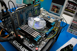 画像ギャラリー No.013のサムネイル画像 / GIGA-BYTE，ゲーマー向け「G1-Killer」シリーズのX79マザーを発表。2万5000円前後で4-wayマルチGPUに対応するモデルも