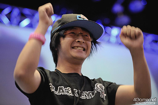 画像ギャラリー No.039のサムネイル画像 / ［EVO2015］「鉄拳7」でノビ選手が劇的優勝。「UMvC3」ではCross選手とRF選手が最終日の決勝トーナメントへ駒を進めたEVO2日目まとめ