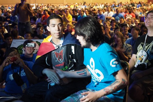 画像ギャラリー No.026のサムネイル画像 / ［EVO2014］ときど選手の活躍なるか。「KOF XIII」決勝を含む「Evolution 2014」2日目まとめ。「UMvC3」「BBCP」などの予選にも注目