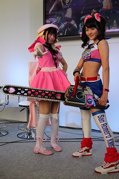 画像ギャラリー No.013のサムネイル画像 / 「LOLLIPOP CHAINSAW」の全国キャラバンがスタート。グラスホッパー・マニファクチュアの須田剛一氏が，その魅力を直々に紹介したスペシャルステージの模様をレポート 