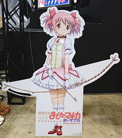 画像ギャラリー No.001のサムネイル画像 / 「二重契約も上等です」アニメ版キャストも登場し大いに盛り上がった，キャラホビ2011「魔法少女まどか☆マギカ ポータブル」トークショウレポート