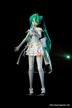 画像ギャラリー No.013のサムネイル画像 / “ミクの日”前夜祭となる，ファン待望の「初音ミクライブパーティー2012（ミクパ♪）」が開催。全34曲の人気楽曲が披露された“ひる”公演をレポート