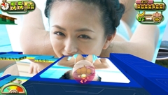 画像ギャラリー No.005のサムネイル画像 / 川村ゆきえさんが「スーパーモンキーボール 特盛あそビ〜タ！」のステージになった体験版が本日配信。“神業PLAY”のPV撮影現場で，徳原プロデューサーとビキニ姿の川村さんにインタビューしてきた