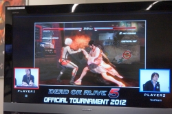 画像ギャラリー No.010のサムネイル画像 / PS Vita版実機デモも初披露。「DEAD OR ALIVE 5」初の公式全国大会，「Official Tournament 2012」レポート