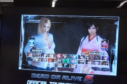 画像ギャラリー No.016のサムネイル画像 / PS Vita版実機デモも初披露。「DEAD OR ALIVE 5」初の公式全国大会，「Official Tournament 2012」レポート