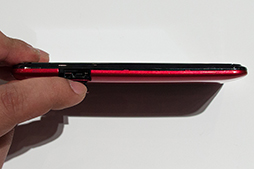 画像ギャラリー No.012のサムネイル画像 / HTC，WiMAXやおサイフ，ワンセグ対応のAndroid 4.0スマートフォン「HTC J」を発表。auから発売へ