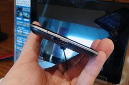 画像ギャラリー No.009のサムネイル画像 / ASUSの「PadFone 2」をタッチ＆トライイベントでがっつり触ってきた。スマホとしての完成度は高いぞ