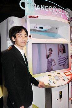 画像ギャラリー No.012のサムネイル画像 / ［AOU2012］音ゲーのKONAMIが生んだ体感リズムゲームがアーケード版で登場。「DanceEvolution ARCADE」ディレクターに聞くその魅力とは