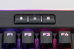 画像ギャラリー No.009のサムネイル画像 / 【PR】文句なしに多機能＆高性能。Corsairの「K95 RGB PLATINUM」は現状究極の全部入りゲーマー向けキーボードだ