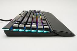 画像ギャラリー No.022のサムネイル画像 / 【PR】文句なしに多機能＆高性能。Corsairの「K95 RGB PLATINUM」は現状究極の全部入りゲーマー向けキーボードだ