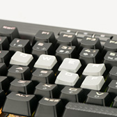 画像ギャラリー No.027のサムネイル画像 / 【PR】文句なしに多機能＆高性能。Corsairの「K95 RGB PLATINUM」は現状究極の全部入りゲーマー向けキーボードだ