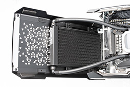画像ギャラリー No.022のサムネイル画像 / 【PR】コンパクトで静音なゲームPC「CORSAIR ONE i160」は，4Kゲーム時代に最適なゲームマシンだ