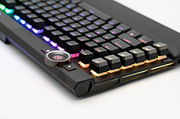 画像ギャラリー No.027のサムネイル画像 / 【PR】Corsairのフラッグシップキーボード「K100 RGB」は，光学式キースイッチと高速レポートレートでeスポーツゲーマーにお勧めしたい